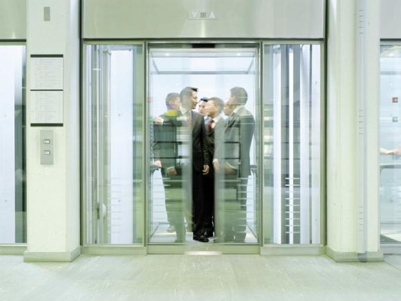 Czy wiesz, że… Nieznane fakty na temat wind IT i technologie, LIFESTYLE - 23 marca 1857 roku – to dzień, w którym po raz pierwszy uruchomiono windę pasażerską. Miało to miejsce w Nowym Jorku, a na pamiątkę tego dnia ustanowiono Międzynarodowy Dzień Windy. Jest to dobry moment, aby zapoznać się z kilkoma nieznanymi i ciekawymi faktami na temat wind.