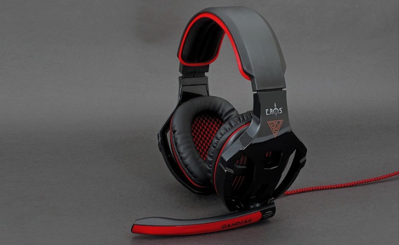 GAMDIAS EROS GHS2200 Wielokrotnie nagradzany gamingowy headset IT i technologie, LIFESTYLE - 1 października 2014, Warszawa – GAMDIAS, firma produkująca profesjonalne akcesoria dla graczy, ogłosiła premierę zestawu słuchawkowego EROS GHS 2200.