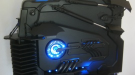 Komputer inspirowany sagą o Batmanie IT i technologie, LIFESTYLE - Cooler Master to marka, która mocno przysłużyła się fanom moddingu. Poza produkcją komponentów, firma organizuje konkurs Case Mod World Series. Jednym z jego ostatnich laureatów został Ali Abbas i jego pecet inspirowany trylogią o Batmanie.