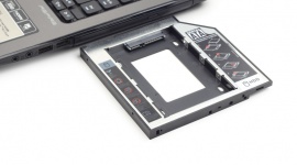 Gembird: gdy dysk SSD to za mało IT i technologie, LIFESTYLE - Ramka na dysk od Gembirda umożliwi łatwą wymianę napędu DVD na dysk HDD lub SDD. To idealne rozwiązanie dla użytkowników laptopów, którym zależy na powiększeniu przestrzeni dyskowej o dodatkowe gigabajty pamięci.