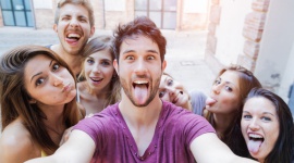 Fotografia mobilna: letnie trendy IT i technologie, LIFESTYLE - Bank zdjęć Fotolia, pionier w komercjalizacji fotografii mobilnej, prezentuje największe trendy mobilne lata