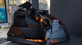 Moc na żądanie - przeróbka Ali Abbasa IT i technologie, LIFESTYLE - Ali Abbas to profesjonalny modder, którego dzieła mieliśmy okazję podziwiać na większości konkursów modderskich organizowanych na świecie. Tym razem Brytyjczyk postanowił wziąć się za przeróbkę z wykorzystaniem zestawu ASUS ROG Maximus VIII Extreme/Assembly.