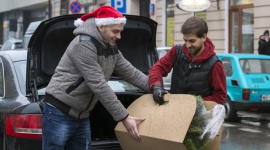 Uber rozwozi choinki w ramach ogólnopolskiej akcji #UberCHOINKA IT i technologie, LIFESTYLE - W środę 16 grudnia, od godziny 15:00 do 21:00, użytkownicy aplikacji będą mogli zamówić świąteczne drzewko do swojego domu za pomocą jednego kliknięcia w aplikacji.