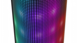 Głośnik Jam Trance z LED-owym podświetleniem IT i technologie, LIFESTYLE - Producenci głośników mobilnych prześcigają się nie tylko jeśli chodzi o brzmienie ich sprzętu, ale także o jego wygląd. JAM wychodzi jednak poza wszelkie schematy proponując urządzenie, które wyposażone jest we własną wizualizację, jaką możemy znać z odtwarzaczy multimedialnych.