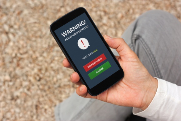 Zainfekowany telefon. Jak chronić smartfona przed wirusami? IT i technologie, LIFESTYLE - Jak podaje Kaspersky Lab w III kwartale 2015 r. na urządzeniach mobilnych zainstalowano 1,5-krotnie więcej szkodliwych pakietów niż w poprzednim kwartale. Co zrobić, aby nie paść ofiarą cyberprzestępców?
