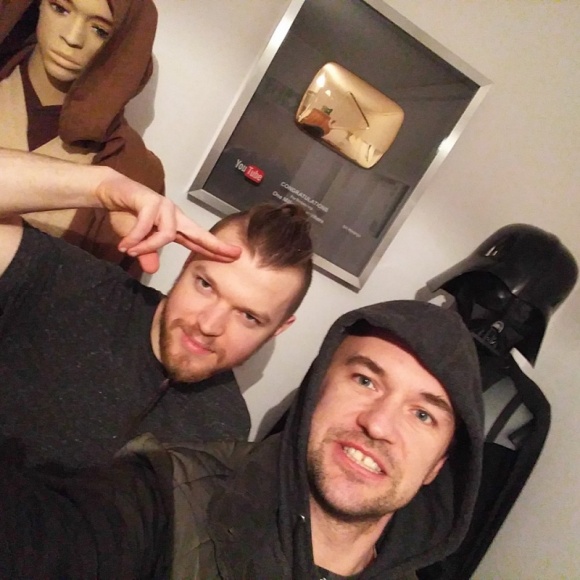 Gwiazdy internetu rozpieszczają fanów z Virgin Mobile Polska IT i technologie, LIFESTYLE - Operator, kontynuując swoją długofalową strategię nawiązującą do hasła „Daj się rozpieścić”, zaprosił do współpracy najpopularniejszych, polskich vlogerów i blogerów.