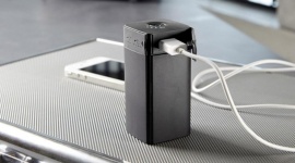 Intenso: nigdy nie stracisz mocy IT i technologie, LIFESTYLE - Sytuacja, w której przez długi czas nie można nigdzie podładować telefonu wydaje się czymś niewyobrażalnym. Nie wszyscy jednak mają ochotę na bieganie po kafejkach i szukania gniazdka, z którego można skorzystać. Rozwiązaniem problemu może być zainwestowanie w Power Bank.