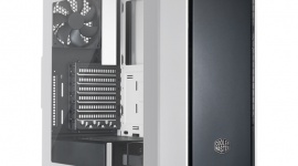 Cooler Master prezentuje MasterBox 5 IT i technologie, LIFESTYLE - Gracz, jeśli chce być na bieżąco z nowymi tytułami, zmuszony jest do częstej wymiany podzespołów. Niestety zakupione przez niego części mogą nie mieścić się, bądź nie być kompatybilne z jego dotychczasową obudową. Sytuację tę ma zmienić MasterBox 5 od Cooler Mastera.