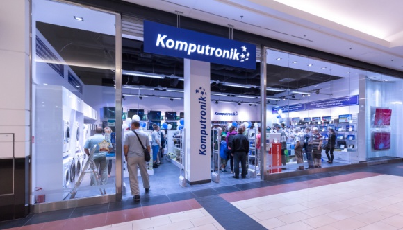 Popularny sklep wraca w nowej odsłonie IT i technologie, LIFESTYLE - Ponad 21 tys. produktów, profesjonalne doradztwo, więcej przestrzeni. Klienci Magnolia Park ponownie mogą robić zakupy w popularnym sklepie Komputronik.