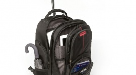 Zamień plecak w torbę podróżną IT i technologie, LIFESTYLE - W dzisiejszych czasach posiadacze osobistych laptopów rzadko się z nimi rozstają. Jednak ich transport dla wielu osób jest uciążliwy. Pomóc w nim ma stworzony przez firmę Verbatim plecak Paris do laptopów o przekątnej 17".