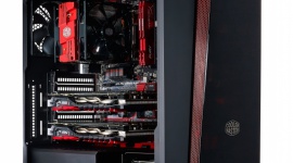 Kolejna obudowa od Cooler Mastera debiutuje na rynku IT i technologie, LIFESTYLE - Cooler Master konsekwentnie poszerza swoją ofertę obudów, czego przykładem jest MasterBox 5t. Mimo różnych rozwiązań zastosowanych w każdym z case’ów, producent stara się, by łączyło je jedno: wolność dla użytkownika jeśli chodzi o aranżację wnętrza obudowy.