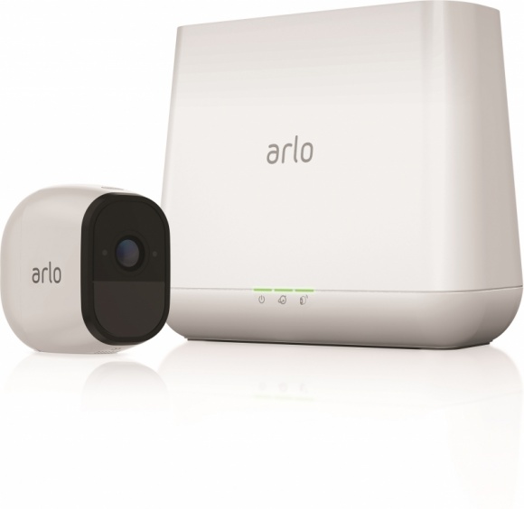 Polska premiera bezprzewodowego NETGEAR Arlo Pro IT i technologie, LIFESTYLE - Na polskim rynku zadebiutował system monitoringu NETGEAR Arlo Pro (VMS4x30)VMS4x30)VMS4x30) . Urządzenie to jest nie tylko wygodne w montażu i użyciu, lecz także niezwykle odporne na warunki atmosferyczne.