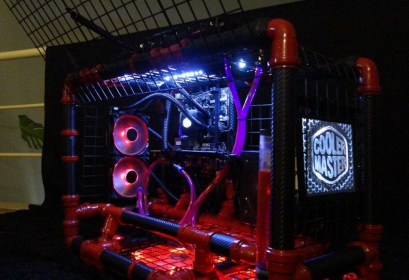 The Pipeline – nietuzinkowy projekt obudowy IT i technologie, LIFESTYLE - Dobra obudowa powinna umożliwić odpowiednie rozmieszczenie podzespołów oraz prawidłową wentylację, przy jak najmniejszym trudzie montażu zestawu komputerowego. To jednak nie wszystko, bowiem przysłowiowa „buda” powinna również cieszyć oczy i serce swojego użytkownika.