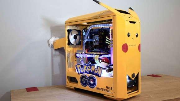 Pika! – czyli Pikachu staje się… modem! IT i technologie, LIFESTYLE - W ubiegłym roku byliśmy świadkami prawdziwego renesansu Pokemonów. Dzięki popularnej grze mobilnej świat oszalał na punkcie stworków, a zainspirowany Pokemon GO duet Brothers MOD postanowił stworzyć niezwykłą obudowę.