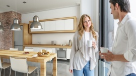 Niezbędnik nowoczesnej pani domu IT i technologie, LIFESTYLE - Co charakteryzuje kobietę nowoczesną? Jest multizadaniowa, bo realizuje się zawodowo i prywatnie. Stawia na siebie i samorozwój, a ze względu na intensywny styl życia, ważne są dla niej czas i wygoda.