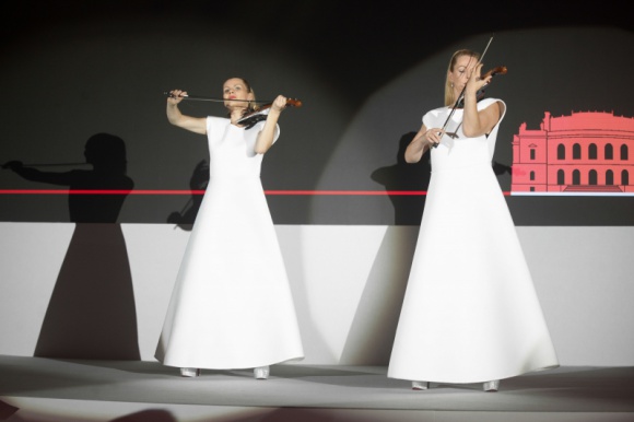 Cyfrowa transformacja motywem przewodnim HUAWEI eco-CONNECT CEE & NORDIC 2017 Telekomunikacja, BIZNES - onad 100 reprezentantów branży ICT z regionu Europy Środkowo-Wschodniej i Skandynawii zebrało się w Pradze, aby wziąć udział w konferencji HUAWEI eco-CONNECT CEE & NORDIC 2017.