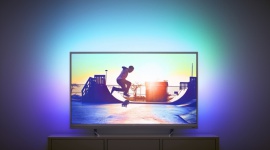 Personalizacja telewizji, czyli jak dopasować TV do swoich potrzeb IT i technologie, LIFESTYLE - Personalizacja to trend, który wkrada się w coraz więcej dziedzin naszego życia. Od mody, przez produkty codziennego użytku, po treści, które konsumujemy. To sposób na wyrażenie siebie, zgłębianie zainteresowań, a przed telewizorem na oglądanie tego, co nas naprawdę interesuje.
