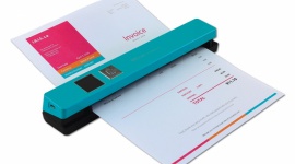 IRIScan Anywhere 5: rewolucja w Twoim biurze IT i technologie, LIFESTYLE - W nowoczesnym biurze szefowie cenią przestrzeń i czas pracowników. Urządzenia, które zajmowały połowę pomieszczenia, odchodzą do lamusa. IRIS przekonuje, że czas zastąpić stare skanery ich mobilnymi odpowiednikami, takimi jak IRIScan Anywhere 5.