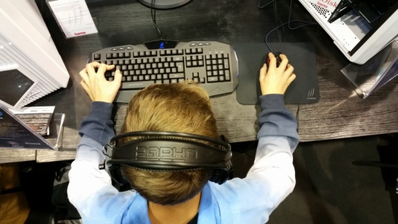 Cosplay, turnieje CS:GO/LOL i… rzut myszą do celu, czyli HAMA na PGA2017 IT i technologie, LIFESTYLE - Każda edycja Poznań Game Arena jest wielkim wydarzeniem w świecie gier komputerowych – a tegoroczna edycja zapowiada się wyjątkowo interesująco.