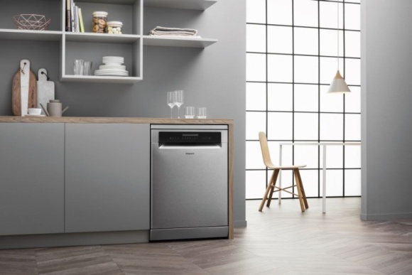 Hotpoint wprowadza kolejne nowości na rynek IT i technologie, LIFESTYLE - W sierpniu br. marka Hotpoint wprowadziła na polski rynek dwa nowe modele szerokich zmywarek wolnostojących.