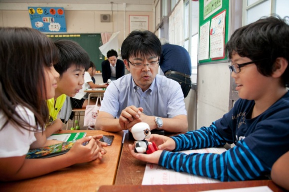Ruszyła sprzedaż Kirobo Mini w całej Japonii IT i technologie, LIFESTYLE - Uroczy robot Kirobo Mini jest już dostępny we wszystkich salonach Toyoty w Japonii.