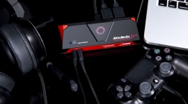 AVerMedia: obowiązkowy zestaw dla youtubera i streamera IT i technologie, LIFESTYLE - Jeśli ktoś na poważnie myśli o regularnym nagrywaniu materiałów na portale YouTube czy Twitch, powinien zainwestować w dobrej jakości sprzęt. Nie chodzi oczywiście o przygotowanie profesjonalnego studia, jednak jest kilka urządzeń, bez których twórca internetowy się nie obędzie.