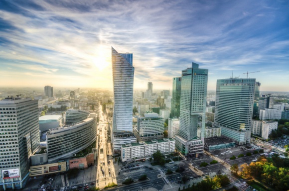Rodzimy operator uczyni polskie miasta bardziej „smart” Telekomunikacja, BIZNES - Jednym z głównych wyzwań stojących przed samorządami i burmistrzami miast w Polsce jest wprowadzenie ich aglomeracji w erę cyfrową.Rozwiązanie tego problemu proponuje polski operator radiodyfuzyjny BCAST, który przyszłość miejskiego IoT widzi w sieci LPWAN.