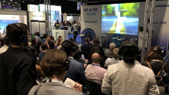 W świecie nowych technologii. Relacja z London Tech Week IT i technologie, LIFESTYLE - Właśnie zakończyło się jedno z najważniejszych wydarzeń w branży nowych technologii – festiwal London Tech Week, który co roku odwiedza ponad 55 tys. uczestników z 90 państw.