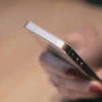 Raport UKE: W 2017 roku Polacy wysłali prawie 50 miliardów SMS-ów