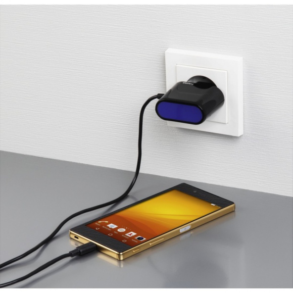 Inteligentna ładowarka microUSB dla bezpiecznego ładowania od Hama Polska IT i technologie, LIFESTYLE - W poszukiwaniu wydajnej i solidnie wykonanej ładowarki sieciowej, która jednocześnie zapewnia inteligentne i bezpieczne ładowanie urządzeń, warto zapoznać się z nową propozycją Hama Polska.