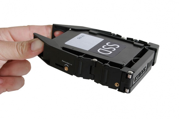 Icy Dock EZ-FIT MB990SP-B – adapter lekki jak piórko