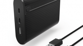Bezpieczne ładowanie dwóch smartfonów jednocześnie dzięki nowym powerpackom