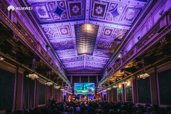 Jak brzmi zorza polarna? Huawei prezentuje niezwykły koncert