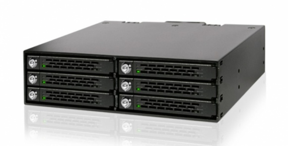 Icy Dock MB996SK-6SB - maksymalne bezpieczeństwo danych IT i technologie, LIFESTYLE - ToughArmor MB996SK-6SB to wzmocniona, całkowicie metalowa obudowa dysków, która posiada indywidualny, metalowy mechanizm blokujący dla każdej z 6 wnęk.