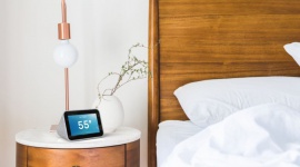 Inteligentny budzik z Asystentem Google IT i technologie, LIFESTYLE - Lenovo i Google zaprezentowały dziś najnowszą pozycję z kategorii inteligentnych urządzeń domowych — Lenovo Smart Clock z Asystentem Google.