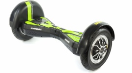 Premiera hoverboardów Kawasaki na sezon 2019 – KX-¬PRO6.5D i KX-PRO10.0D IT i technologie, LIFESTYLE - Nowe modele elektrycznych deskorolek Kawasaki mają jeszcze bardziej dopracowany design i są lżejsze od swoich poprzedników. Oba hoverboardy zostały wyposażone w przednie światła doświetlające drogę, co pozwala na korzystanie z nich nawet w nocy.