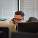 5 sposobów na usprawnienie pracy call center przy pomocy AI