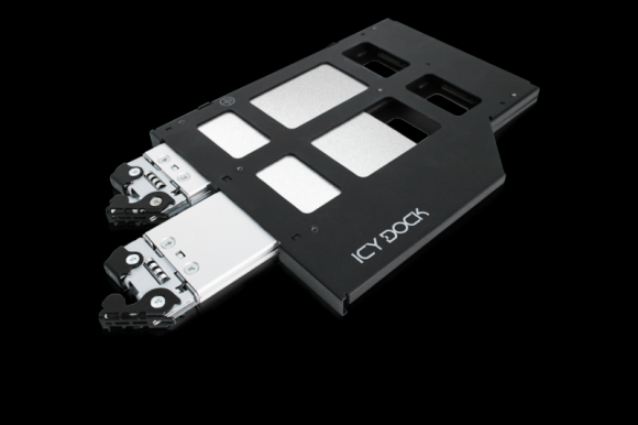 Zamień kieszeń CD/DVD na 2 dyski SSD M.2 NVMe z Icy Dock MB852M2PO-B IT i technologie, LIFESTYLE - ToughArmor MB852M2PO-B zamienia starszą kieszeń CD/DVD na 2 szybkie dyski SSD M.2 NVMe.