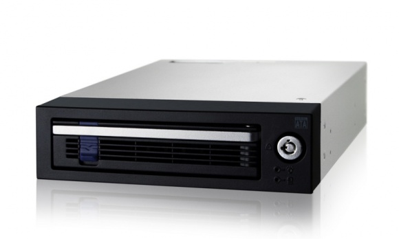 Icy Dock DataCage Basic MB876SK-B - kieszeń do współpracy z dyskiem 3,5" IT i technologie, LIFESTYLE - Icy Dock DataCage Basic MB876SK-B to pojedyncza kieszeń na dysk 3,5" SATA 6 Gb/s do zatoki 5.25". Jest przeznaczona do pracy w domowych i profesjonalnych środowiskach serwerowych, wymagających szybkiej wymiany dysków, bezpieczeństwa i niezawodnego, aktywnego chłodzenia.